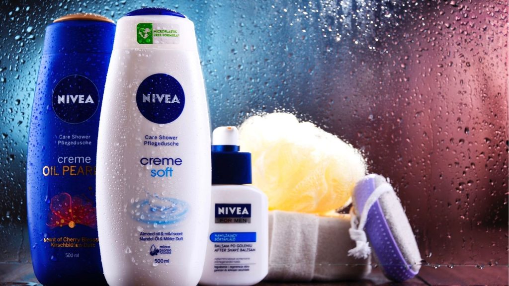 Упаковщик косметики Nivea